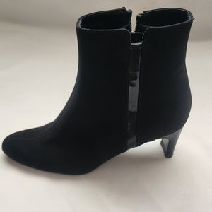 Steuart Weitzman black boots size 7